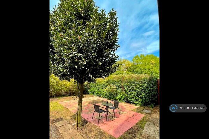 2 Bedroom Flat To Rent In Thermopylae Gate, London, E14