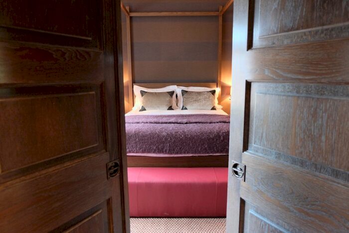 2 Bedroom Flat To Rent In Cadogan Square, London, SW1X