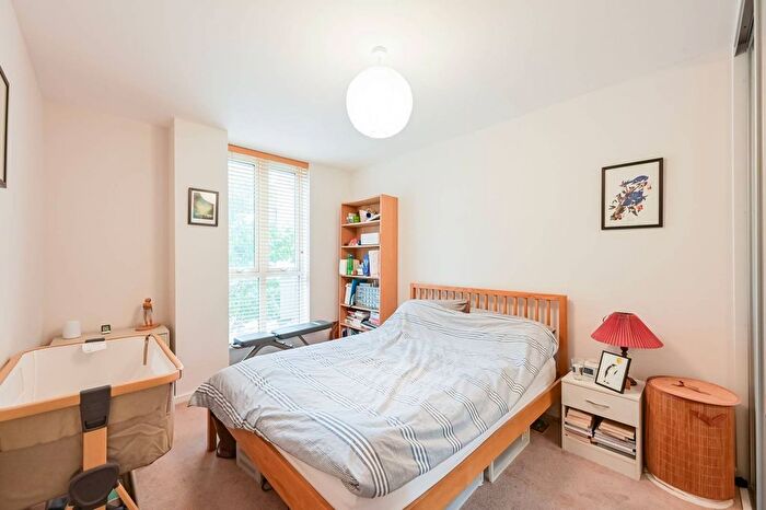 1 Bedroom Flat For Sale In Gresham Place, Bow, London, E3