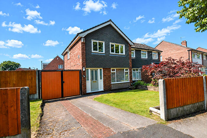 3 Bedroom Semi-Detached House For Sale In Iona Way, Davyhulme, M41