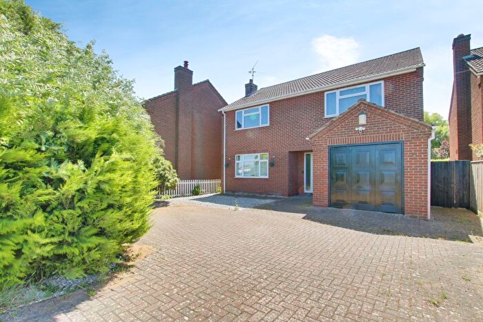 4 Bedroom Detached House For Sale In Wimblington Road, Doddington, PE15