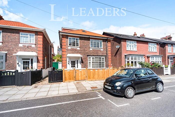 4 Bedroom Detached House To Rent In Burbidge Grove, Southsea, PO4