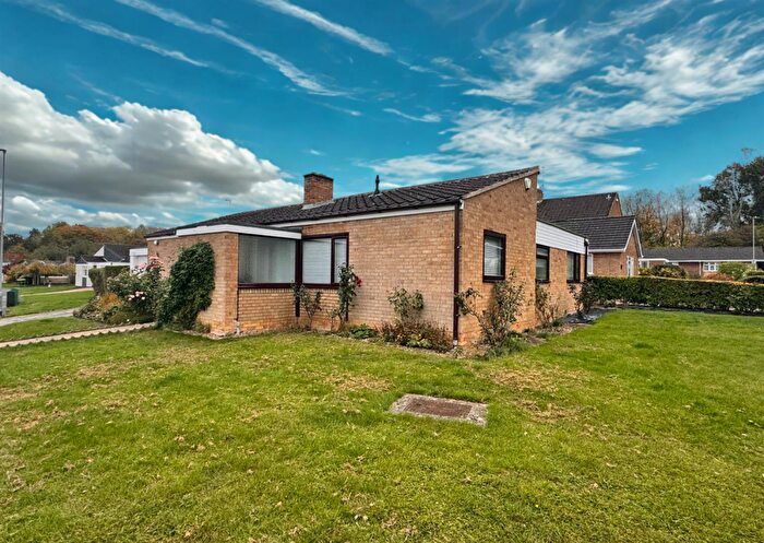 2 Bedroom Detached Bungalow To Rent In Coldermeadow Avenue, Corby, NN18