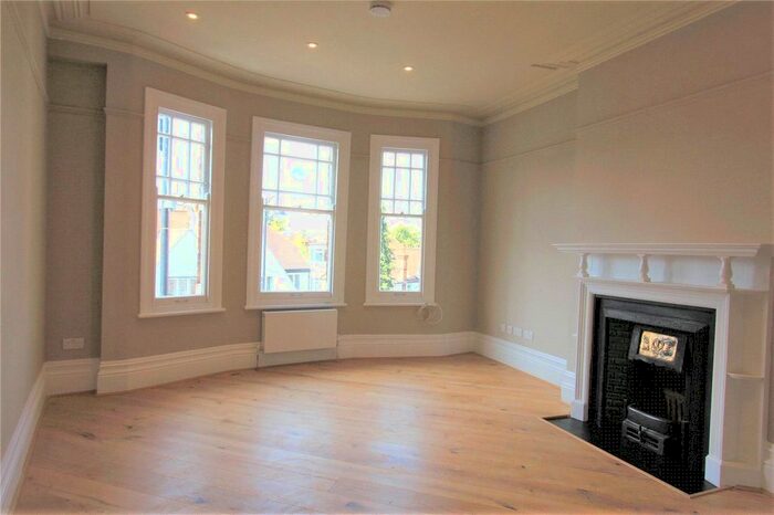 3 Bedroom Flat To Rent In Muswell Hill Broadway, London, N10