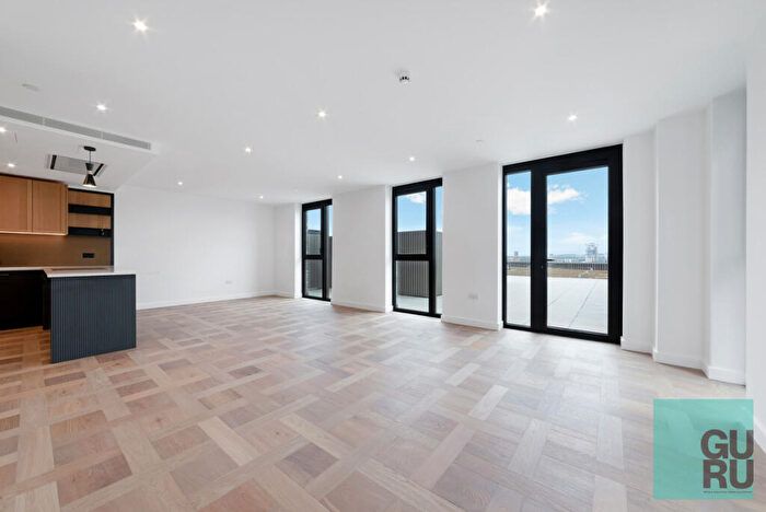 3 Bedroom Apartment To Rent In Merino Gardens, London, E1W