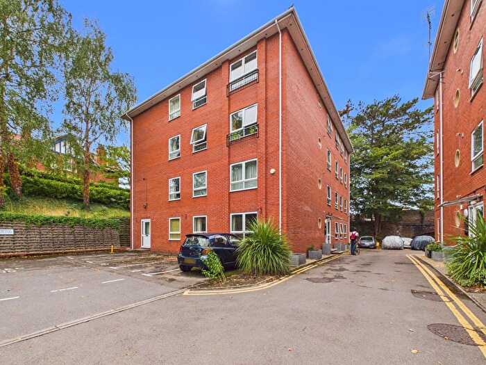 2 Bedroom Flat For Sale In Old Station Drive, Cheltenham, GL53