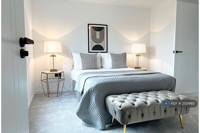 2 Bedroom Flat To Rent In Dovecot Residences, Edinburgh, EH12
