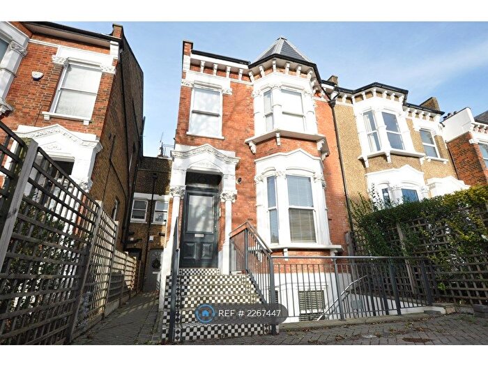 2 Bedroom Flat To Rent In Fortis Green, London, N2