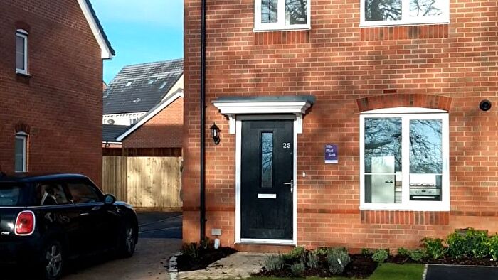 3 Bedroom End Of Terrace House For Sale In Redwing End, Didcot, OX11