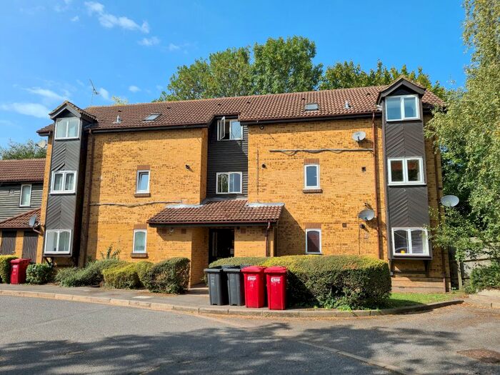 1 Bedroom Flat To Rent In Albany Park, Colnbrook, Slough, SL3
