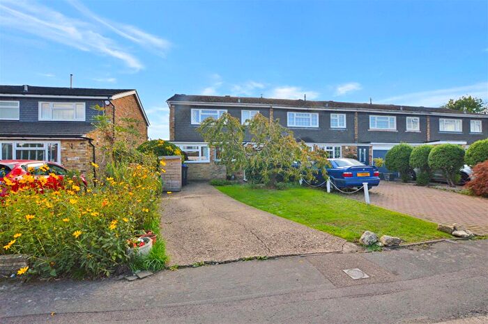 3 Bedroom House For Sale In Forge Drive, Farnham Common, Slough, SL2