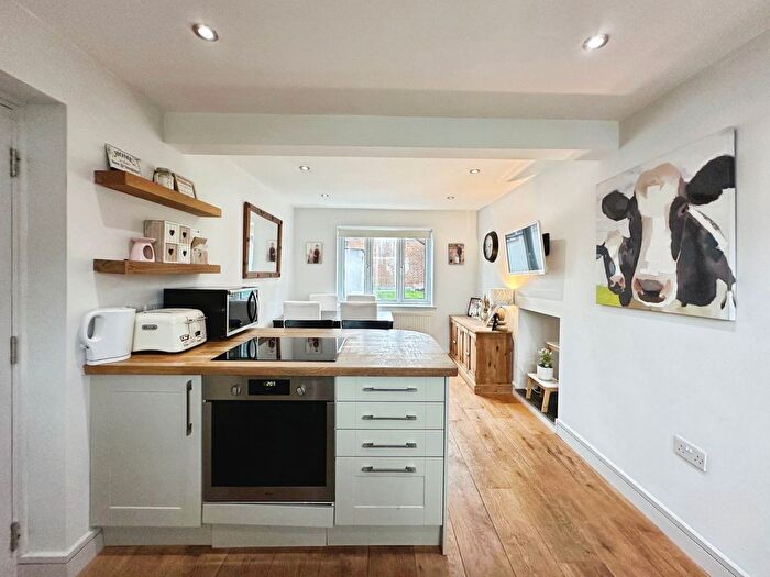 2 Bedroom Semi-Detached House For Sale In Crossland Crescent, Wolverhampton, WV6