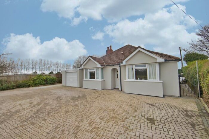 3 Bedroom Detached Bungalow For Sale In Canterbury Road, Swingfield, CT15