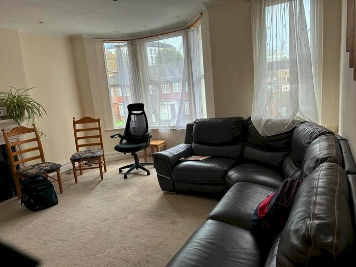 2 Bedroom Flat To Rent In Bulstrode Road, Hounslow, TW3