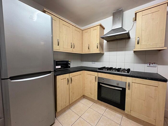 6 Bedroom Semi Detached House To Rent In Shakespeare Avenue, Southampton, SO17