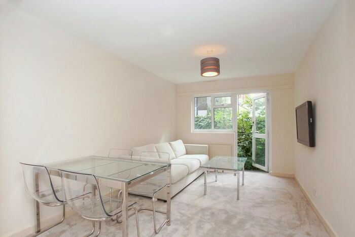 2 Bedroom Flat To Rent In St. Georges Drive, London, SW1V