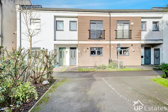 3 Bedroom Terraced House For Sale In Paladine Way, Coventry, CV3