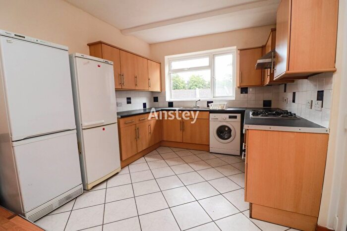 6 Bedroom Detached House To Rent In Tennyson Road, Southampton, Hampshire, SO17