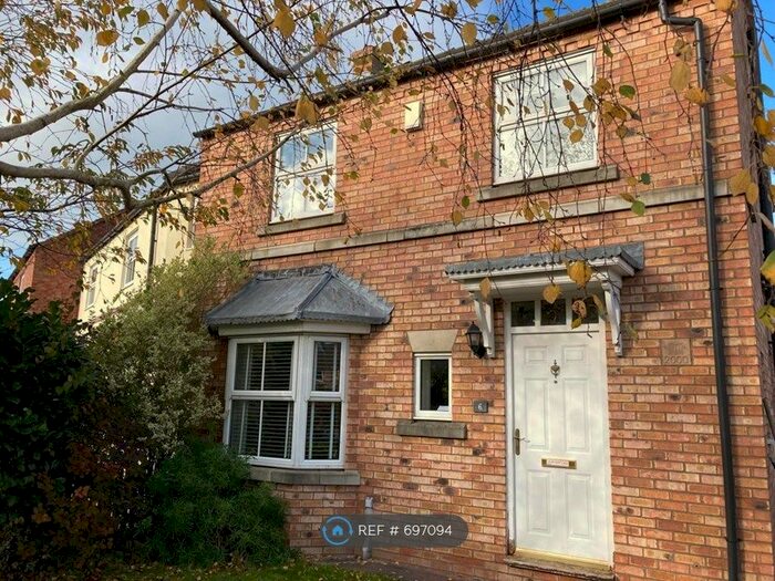 3 Bedroom End Of Terrace House To Rent In Chaucer Lane, York YO32