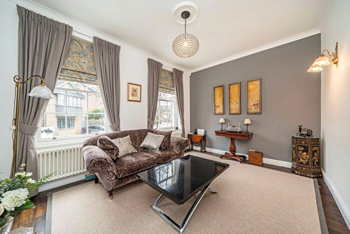 2 Bedroom Terraced House For Sale In Chapter Road, Kennington, SE17