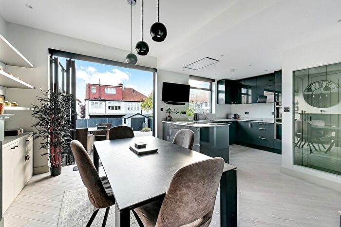 3 Bedroom Property To Rent In Egmont Road, KT3