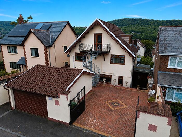 4 Bedroom Detached House For Sale In The Avenue, Pontypridd, CF37