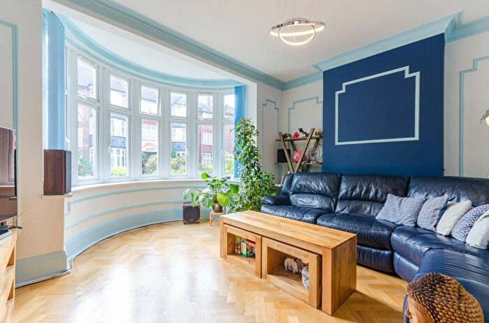 3 Bedroom Flat To Rent In Mulgrave Road, Sutton, SM2