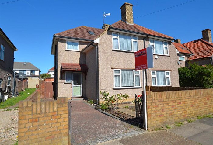 3 Bedroom Semi Detached House For Sale In Granville Avenue, Hounslow, TW3