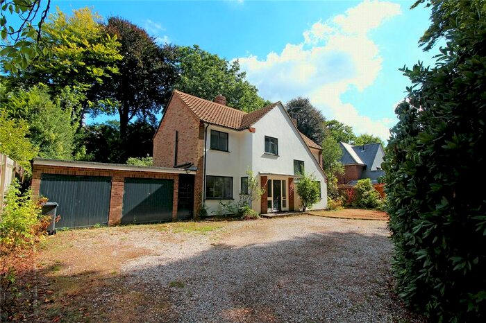 4 Bedroom Detached House To Rent In Middleton Road, Camberley, GU15