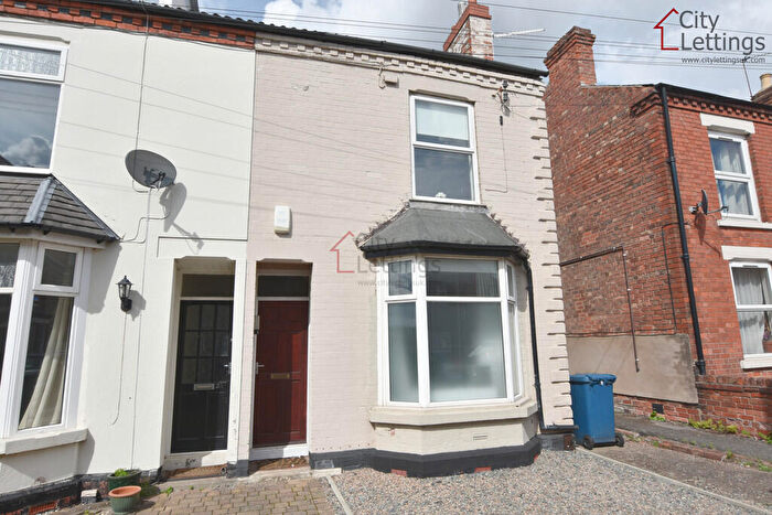 5 Bedroom Semi-Detached House To Rent In Chestnut Grove, West Bridgford, NG2