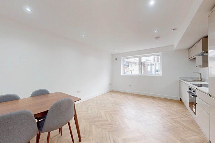 2 Bedroom Flat To Rent In Hessel Street, London, E1