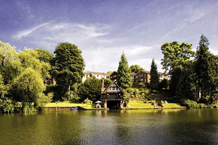 2 Bedroom Apartment For Sale In Cariad Court, Goring On Thames, RG8