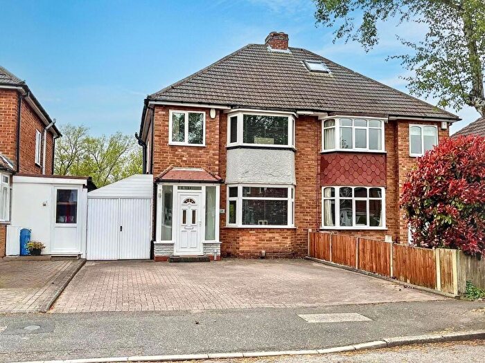 3 Bedroom Semi-Detached House For Sale In Bonner Drive, Walmley, Sutton Coldfield, B76