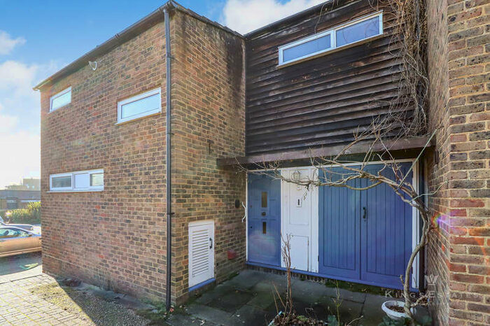 3 Bedroom End Of Terrace House To Rent In Kestrel Close, Edenbridge, TN8