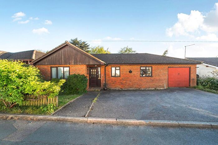3 Bedroom Detached House For Sale In Sunny Rise, Chaldon, CR3