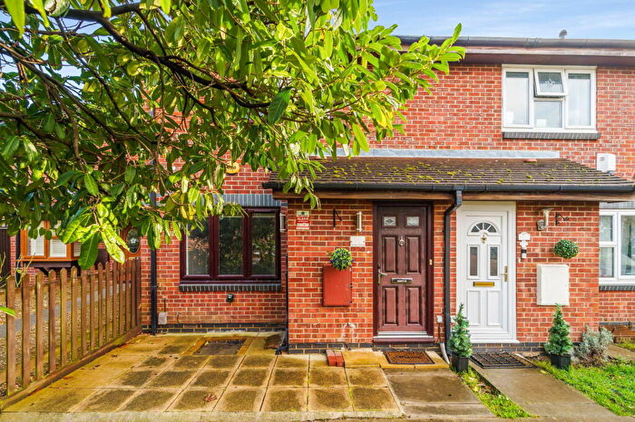 3 Bedroom Terraced House For Sale In Fairfield Close, CR4