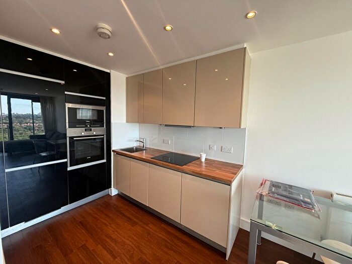 2 Bedroom Flat To Rent In High Road, Wembley, HA9