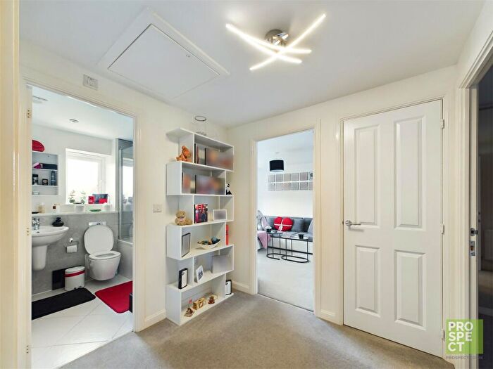 4 Bedroom Detached House For Sale In Glasspool Road, Winnersh, Wokingham, Berkshire, RG41
