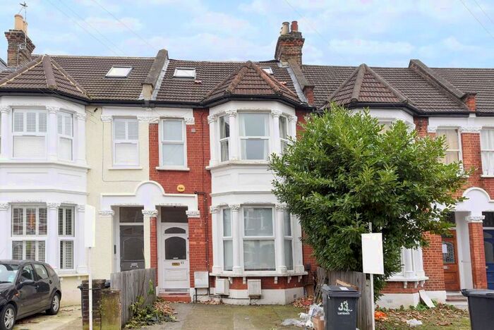 1 Bedroom Flat To Rent In Gleneagle Road, London, SW16