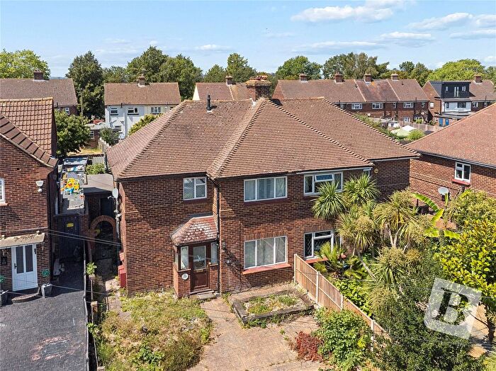 3 Bedroom Semi-Detached House For Sale In Grieves Road, Northfleet, Gravesend, Kent, DA11