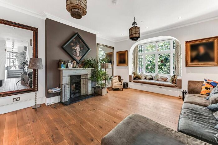 4 Bedroom Apartment For Sale In Shepherds Hill, Highgate, N6