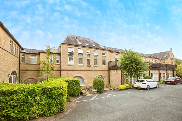 2 Bedroom Penthouse For Sale In Charlotte Close, Halifax, HX1