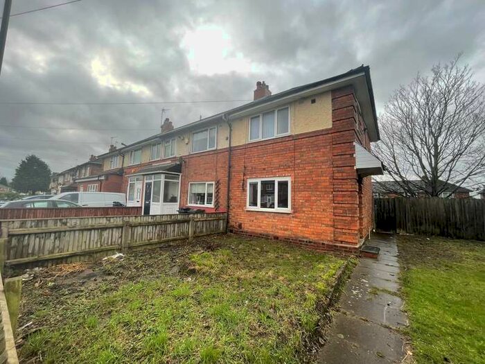 2 Bedroom End Of Terrace House To Rent In Yarnfield Road, Tyseley, Birmingham, B11
