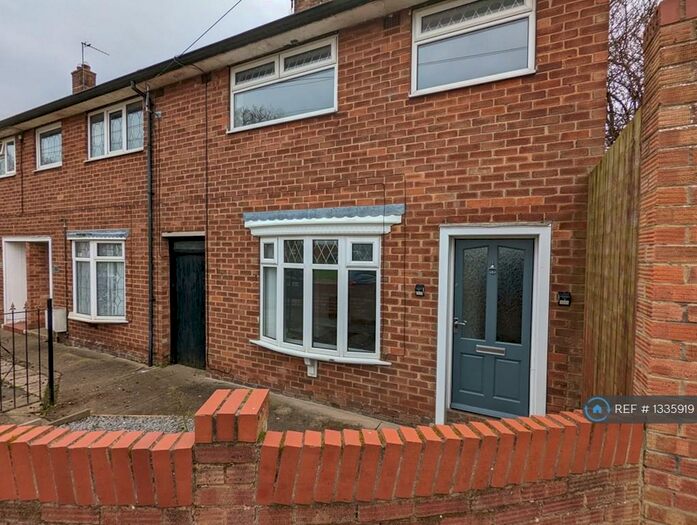 3 Bedroom End Of Terrace House To Rent In Wansbeck Road, Hull, HU8