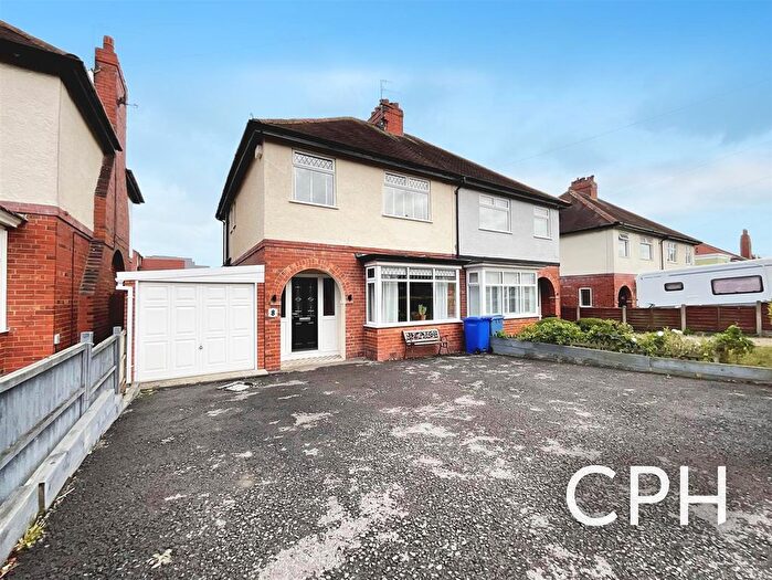 3 Bedroom Property For Sale In Newlands Avenue, Scarborough, YO12