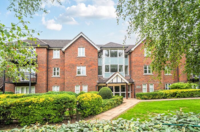 2 Bedroom Flat For Sale In Beckenham Grove, Bromley, BR2