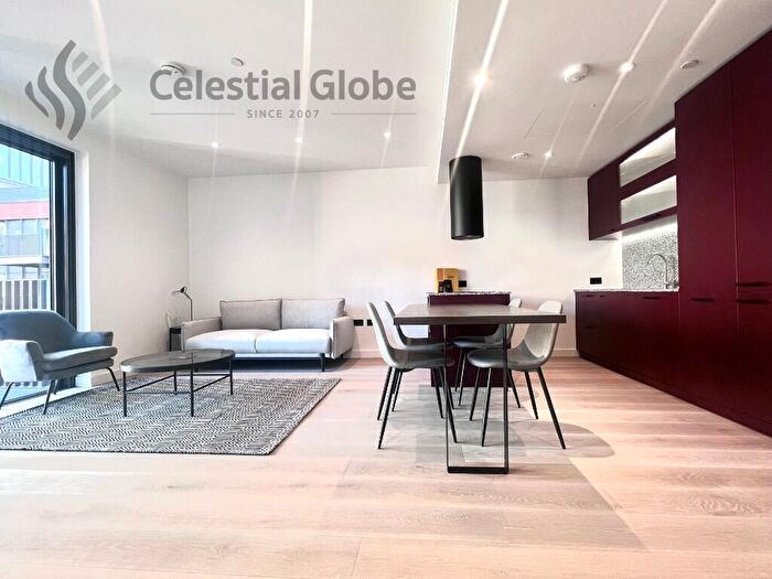 2 Bedroom Apartment To Rent In Viaduct Gardens, London, SW11