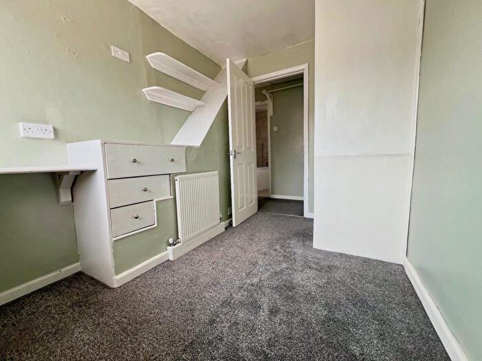 3 Bedroom Semi-Detached House For Sale In Worthing Road, Corby, NN18