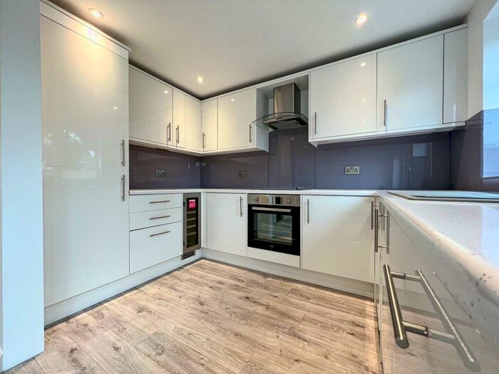 3 Bedroom End Of Terrace House To Rent In Mash Barn Lane, Lancing, BN15