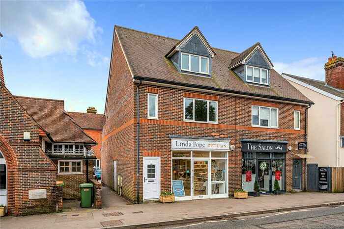 2 Bedroom Maisonette To Rent In Rye Road, Hawkhurst, Cranbrook, Kent, TN18
